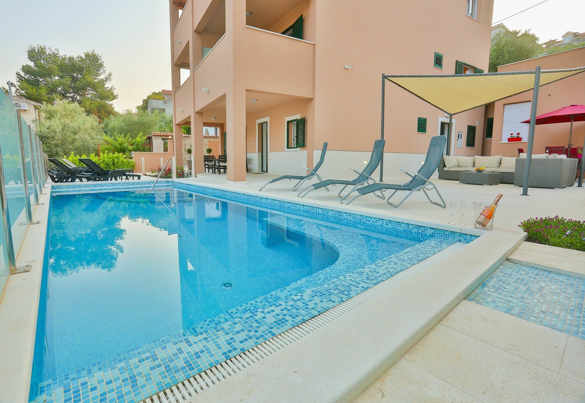 Apartments Marly Trogir Bagian luar foto